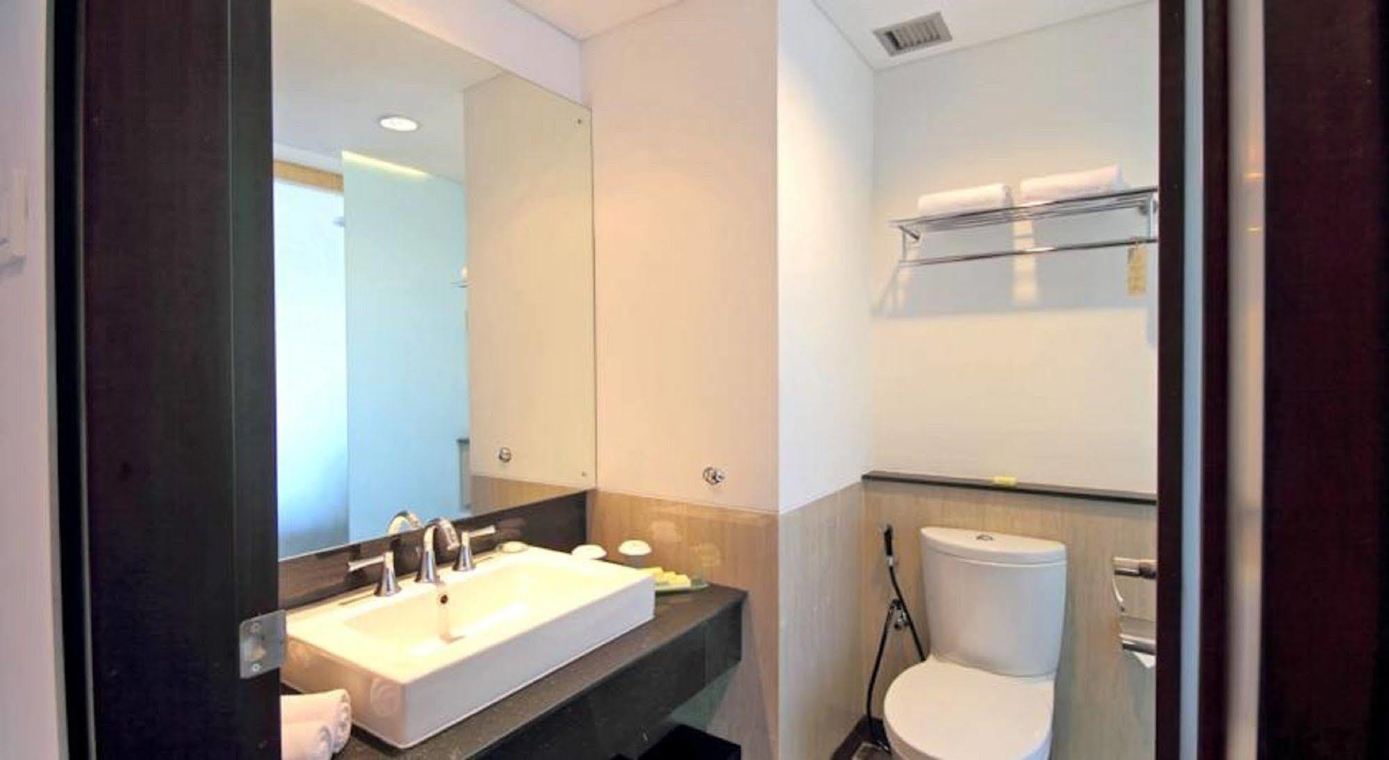 Hotel Santika Siligita