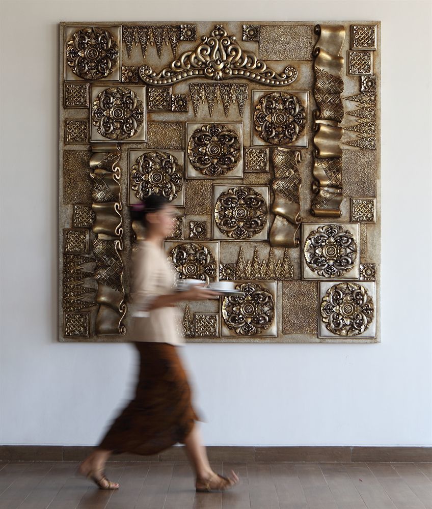 Santika Siligita Hotel 3*